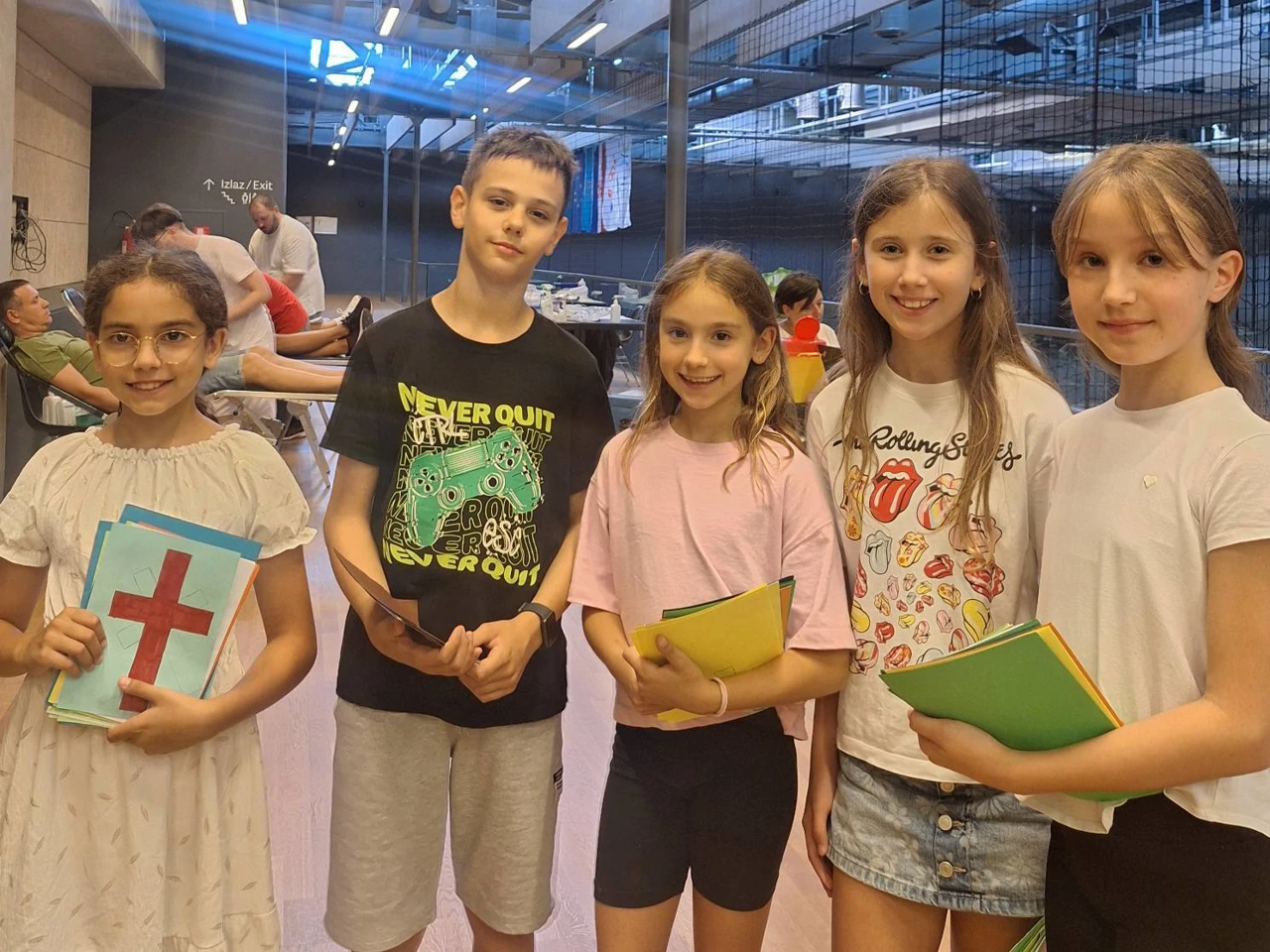 Osnovnoškolci koji su izrađivali čestitke, Foto: -/DDK Zamet 