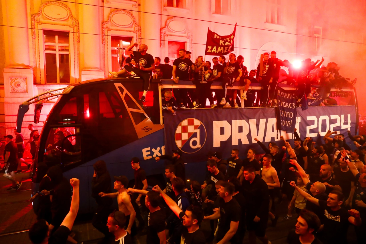 Dinamovci na putu prema Trgu, Foto: Matija Habljak/PIXSELL