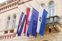 Zastava Republike Hrvatske na pola koplja, Foto:  Patrik Macek /PIXSELL