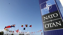 Zastave NATO članica ispred sjedišta u Bruxellesu