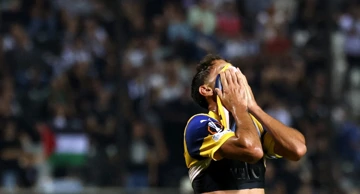 Igrač Maccabija Sagiv Yehezkal u dvoboju protiv PAOK-a