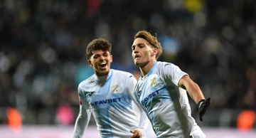 Toni Fruk i Samuele Vignato u slavlju