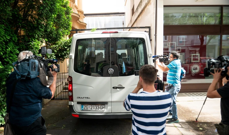 Dovođenje uhićenih iz KB Sveti Duh  