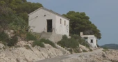 Devastirani otok Smokvica Vela
