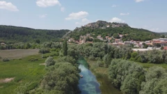 Kroz Knin protječe sedam rijeka 
