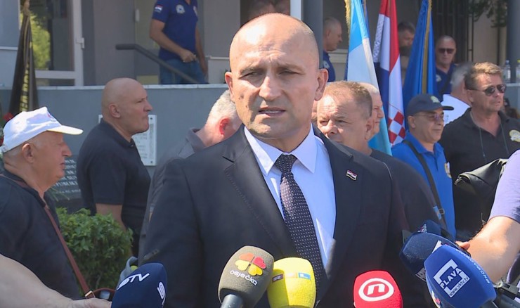 Anušić: Nema potrebe za vojskom na granici