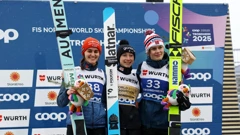 Nika Prevc, Selina Freitag i Anna Odine Stroem