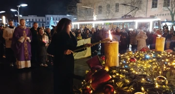 Županica Nataša Tramišak pali drugu adventsku svijeću