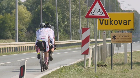 Biciklisti iz Švicarske u Vukovaru
