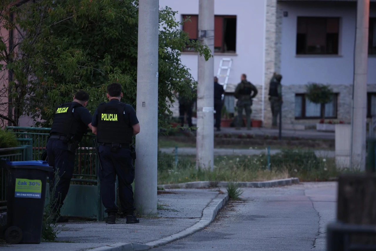 U Donjem Dragonošcu muškarac se zatvorio u kuću s puškom  , Foto: Zeljko Lukunic/PIXSELL
