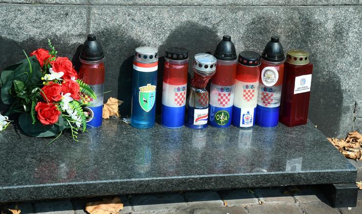 U Hrvatskoj Kostajnici obilježena 35. godišnjica progona hrvatskog stanovništva