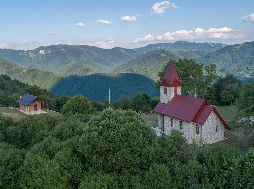 Tarčin do