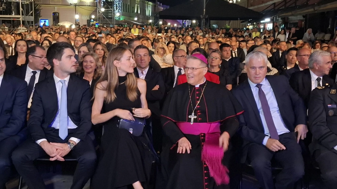 Mnogobrojni gosti u Vinkovcima, Foto: Mirjana Žugec Pavičić/gh