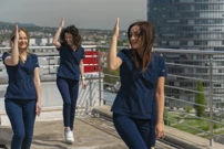 Medicinske sestre plešu u ritmu Rim Tim Tagi Dima, Foto: HTV/HRT