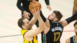  Bojan Bogdanovic i Jonas Valanciunas  