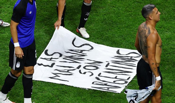 FIFA istražuje incident s argentinskim transparentom