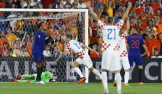 Maro Pašalić slavi drgi gol Hrvatske, Foto: Piroschka Van De Wouw/REUTERS
