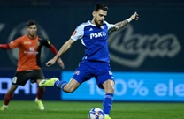 Sandro Kulenović zabija s bijele točke, Foto: Marko Lukunić/PIXSELL