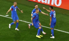  Ivan Schranz slavi gol za 1:0 sa suigračima , Foto: Piroschka Van De Wouw/REUTERS