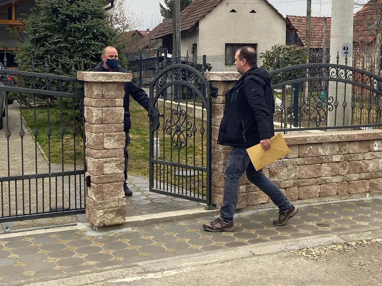 Istražitelji u Horatovoj kući u Donjoj Dubravi, Foto: HRT/HTV