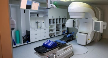 Linearni akcelerator