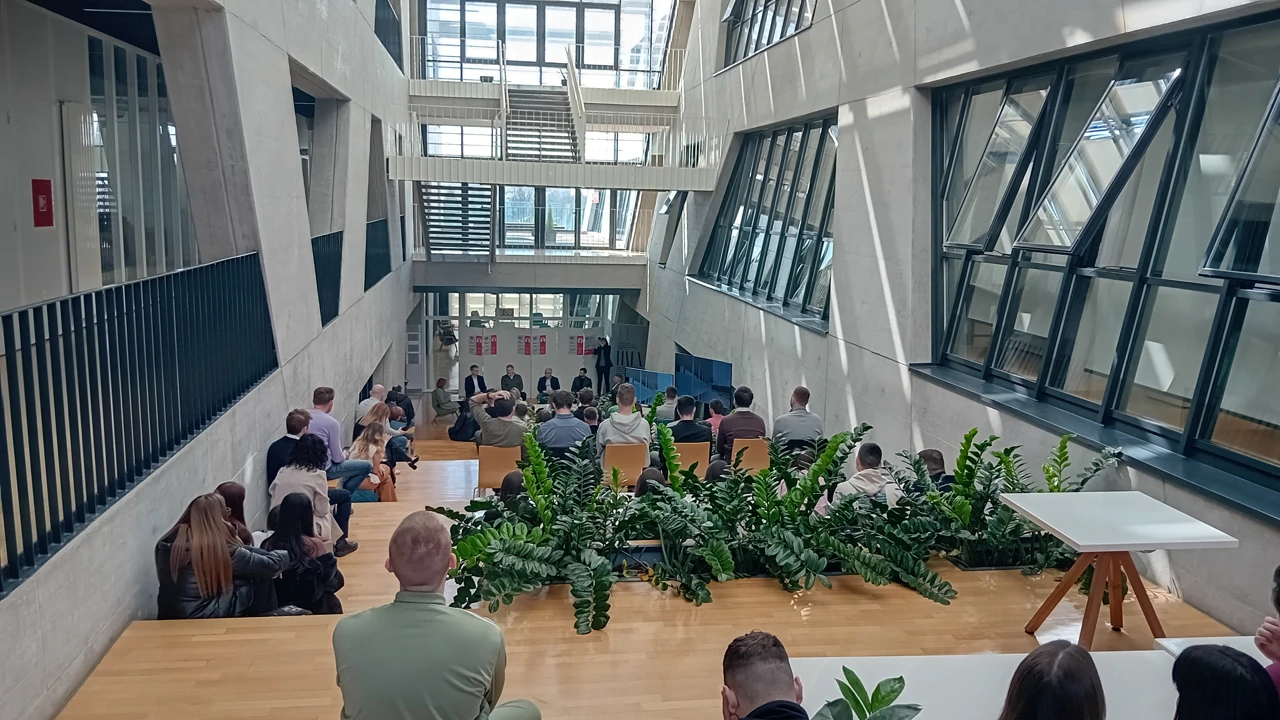 Panel na GRAFOS-u