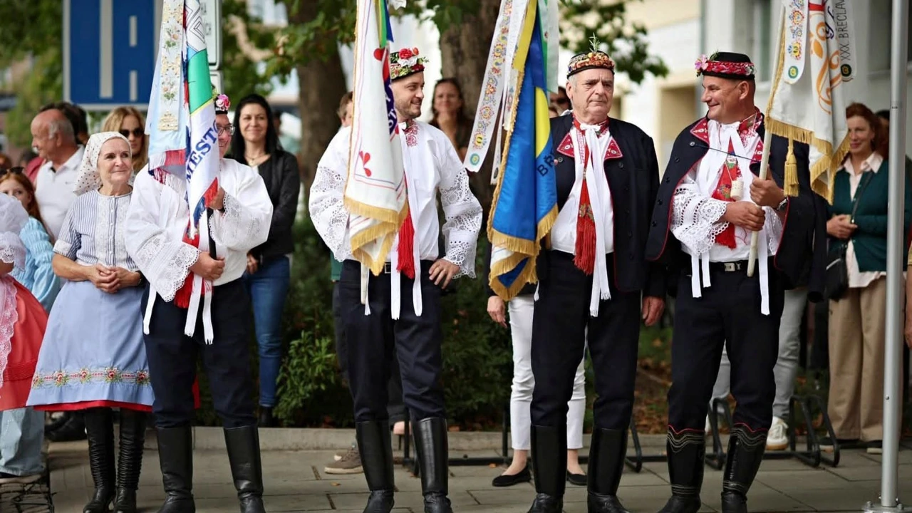 Moravski Hrvati u narodnim nošnjama privukli pozornost na velikoj proslavi u Břeclavu, Foto: Veleposlanstvo Republike Hrvatske u Pragu/Glas Hrvatske 