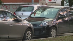 Parkiranje u raljama politike