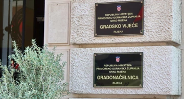 Simbolična gesta u Rijeci: nova ploča u čast gradonačelnicama