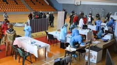 U sportskoj dvorani Baldekin u Šibeniku počelo masovno cijepljenje protiv koronavirusa