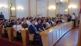 Gradonačelnik Radić i nagrađeni maturanti