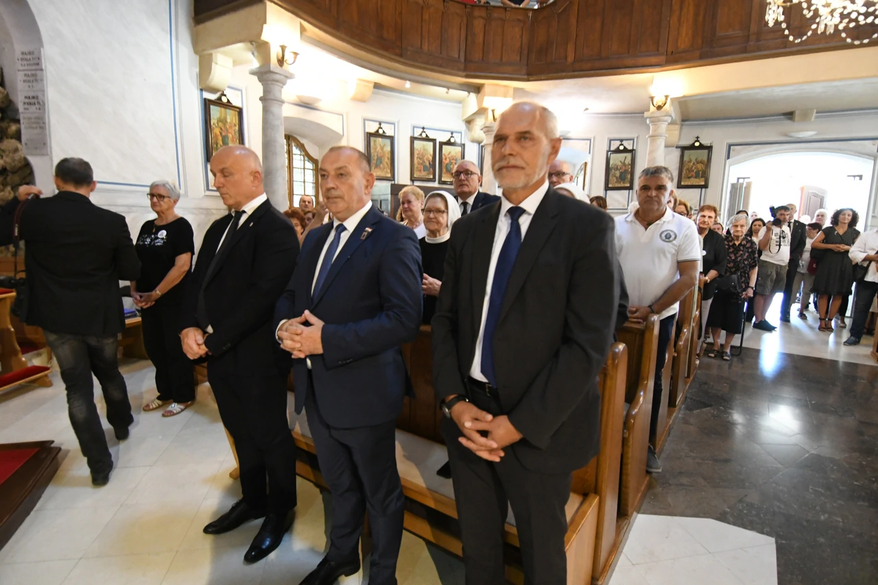 Tomo Medved je sudjelovao na misi u crkvi Presvetog Trojstva.