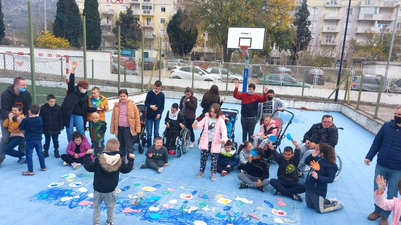 Polaznici Centra na igralištu