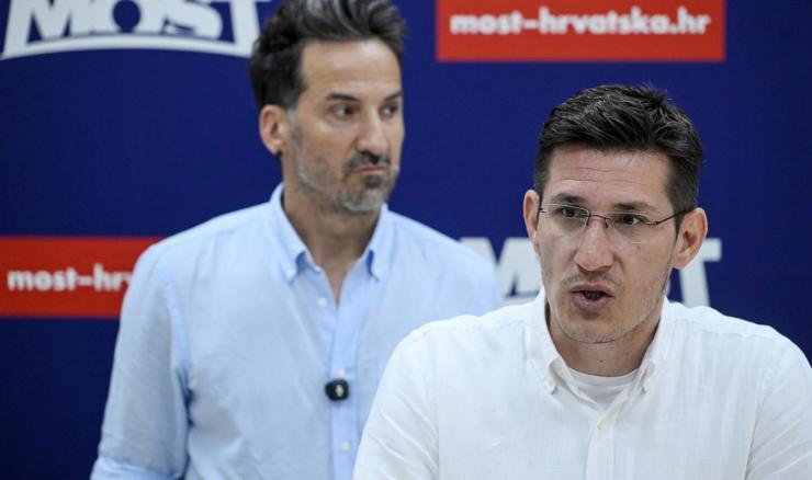 Troskot Vladi: Proglasite izvanredno ekološko krizno stanje zbog otpada u Lici