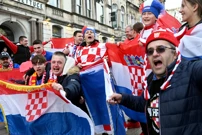 Hrvatski navijači u Cardiffu, Foto: Tom Dubravec/CROPIX