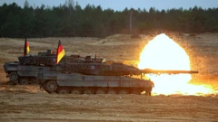 Par njemačkih Leoparda 2A6 na vježbi "Iron Spear" 2023. godine