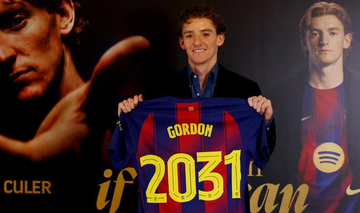Anthony Gordon je novi igrač Barcelone