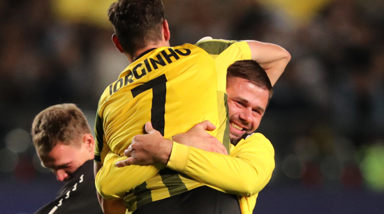 Slavlje igrača Kairata nakon prolaska Celtica