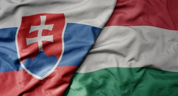 Slovačka i Mađarska zastava
