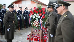 Škabrnja: Polaganje vijenca na Spomen obilježju masovne grobnice