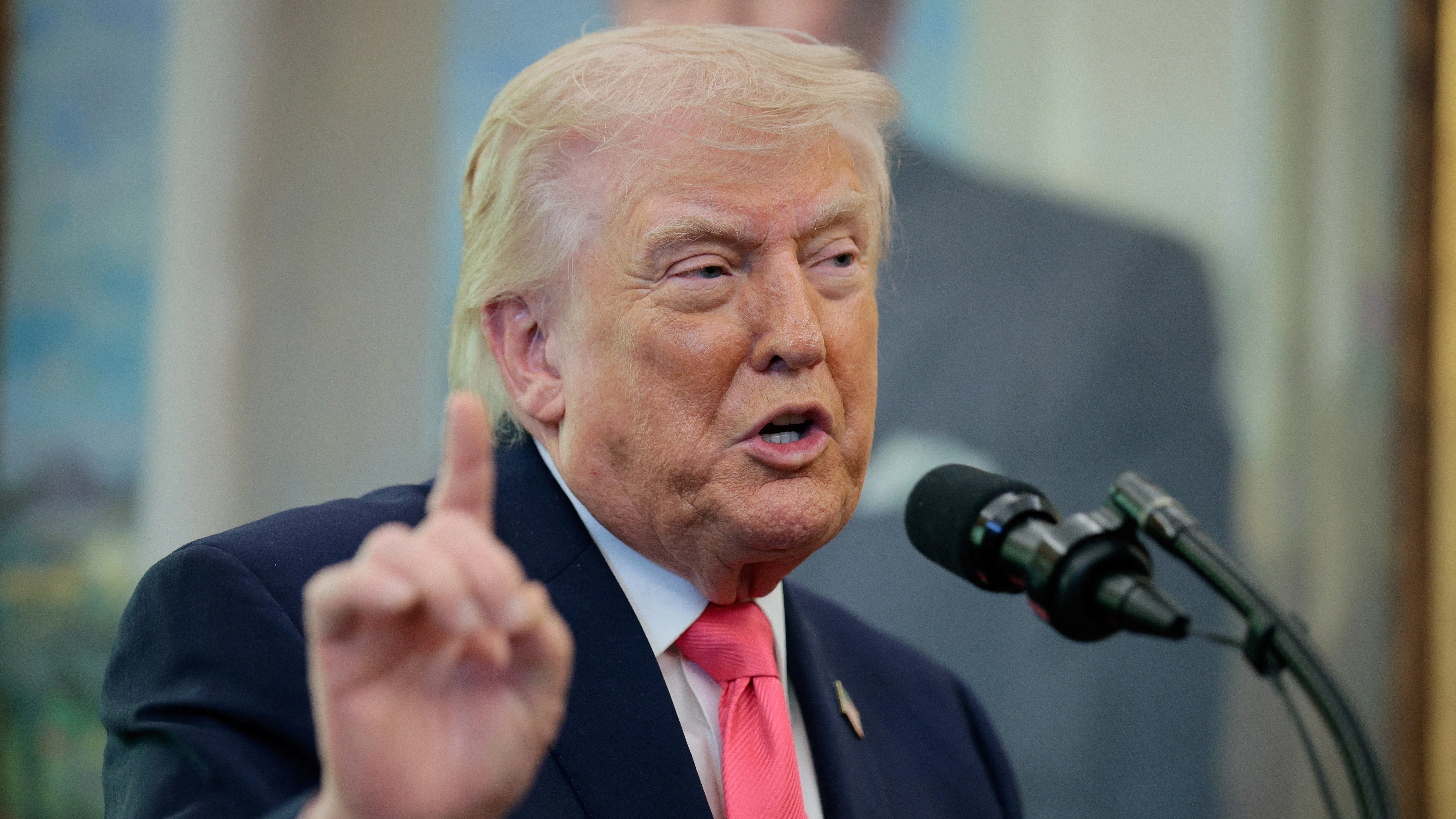 Trump uživa rekordno niskih 36 posto potpore