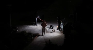 Stanovnici Kijeva na ulici za vrijeme nestanka struje