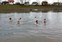 Sisak: Novogodišnje kupanje na Kupi , Foto: Edina Zuko/PIXSELL