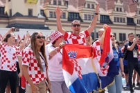 Sve brojniji navijači u središtu Leipziga prije utakmice s Italijom , Foto: Sanjin Strukic /PIXSELL