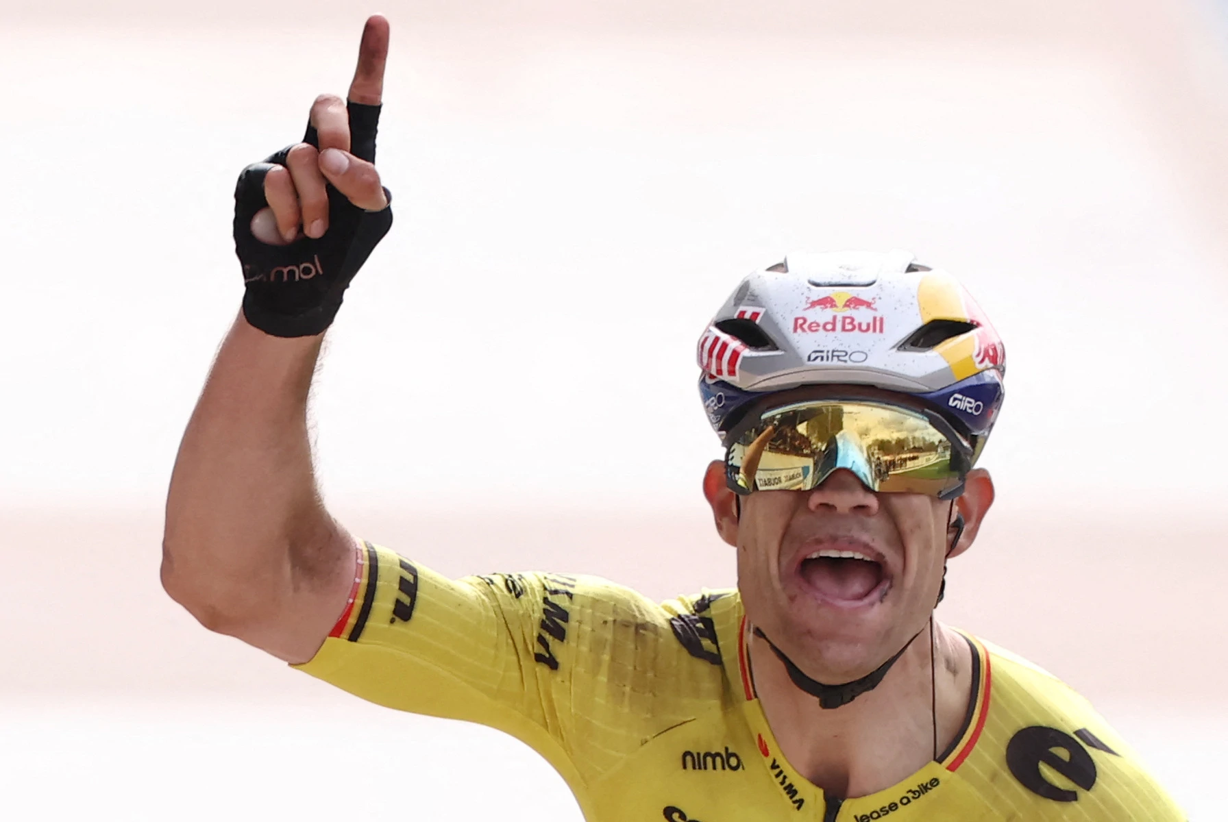 Van Aert do pobjede protiv Pogačara u završnom sprintu