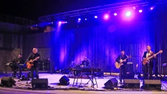 Oliver Dragojević i grupa "Dupini" 