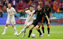 Arijan Ademi,  Aleksandar Trajkovski i Daley Blind, Foto: Peter Dejong/ Pool via REUTERS