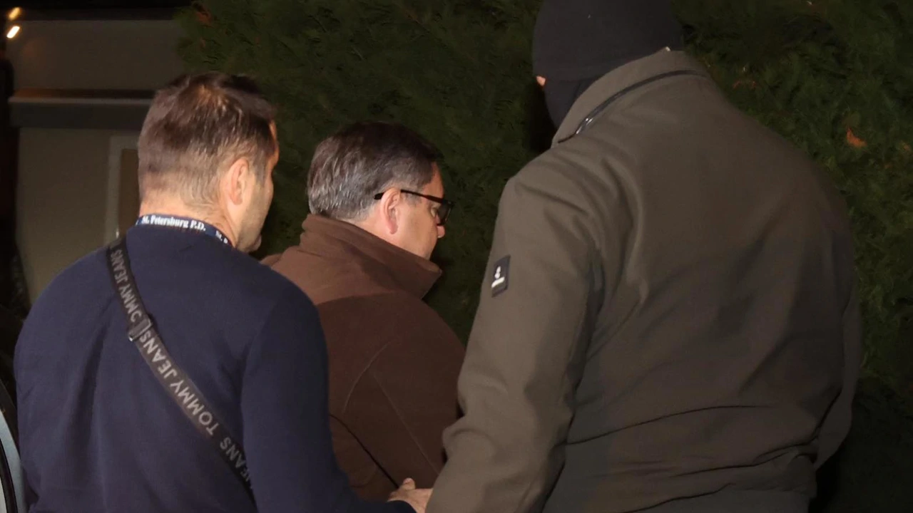 Dolazak Andrije Mikulića i inspektora USKOK-a u kuću gdje se provode istražne radnje , Foto: Sanjin Strukic/Pixsell