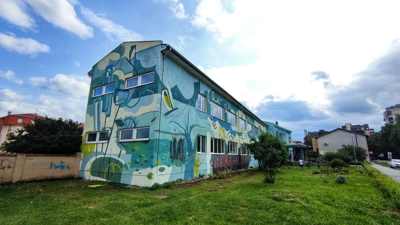 Edukativni mural na pročelju škole, Foto: UKRO/-