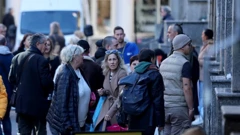 Mnogo je zainteresiranih posjetitelja došlo vidjeti što se dogodilo na Dolcu, Foto: Sanjin Strukic/PIXSELL